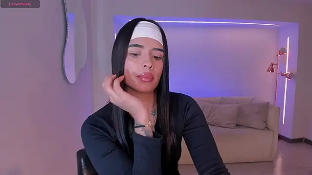 Snapshot of MariaHerrera_ chatting on October 9, 2025, 7:25 pm MariaHerrera online show from October 9, 2025, 7:25 pm