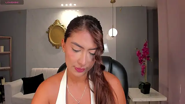 ArianaDumont online show from April 11, 2026, 11:03 am