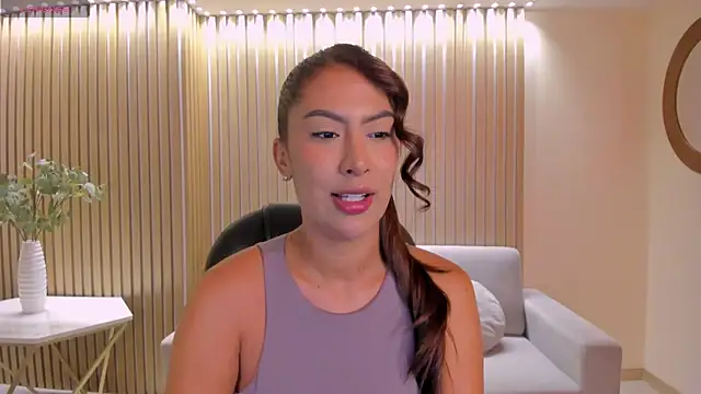 ArianaDumont online show from June 1, 2026, 11:10 am