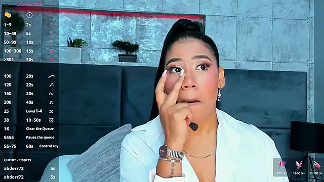 Snapshot of Salome_Diaz_ chatting on February 18, 2025, 1:22 pm Salome Diaz online show from February 18, 2025, 1:22 pm