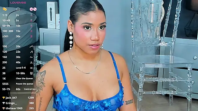 Snapshot of Salome_Diaz_ chatting on February 17, 2025, 10:38 pm Salome Diaz online show from February 17, 2025, 10:38 pm