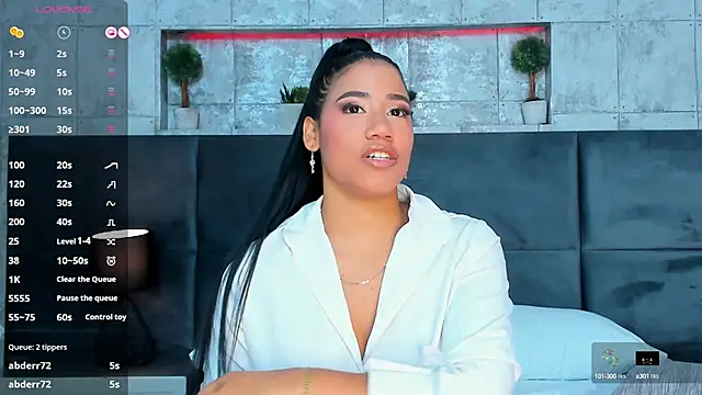 Snapshot of Salome_Diaz_ chatting on February 18, 2025, 10:36 pm Salome Diaz online show from February 18, 2025, 10:36 pm