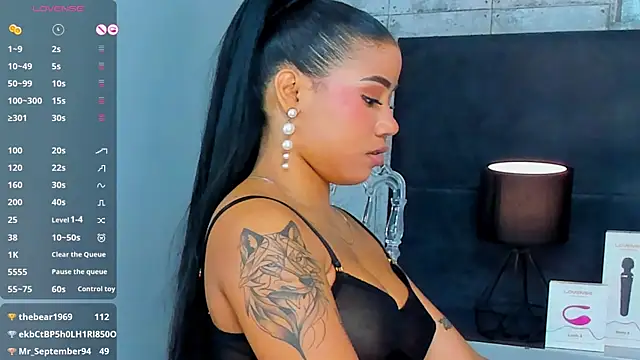 Snapshot of Salome_Diaz_ chatting on February 12, 2025, 4:55 pm Salome Diaz online show from February 12, 2025, 4:55 pm