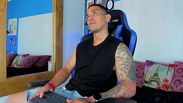 Snapshot of Damian09_ chatting on January 14, 2025, 5:34 pm Damian09 online show from January 14, 2025, 5:34 pm