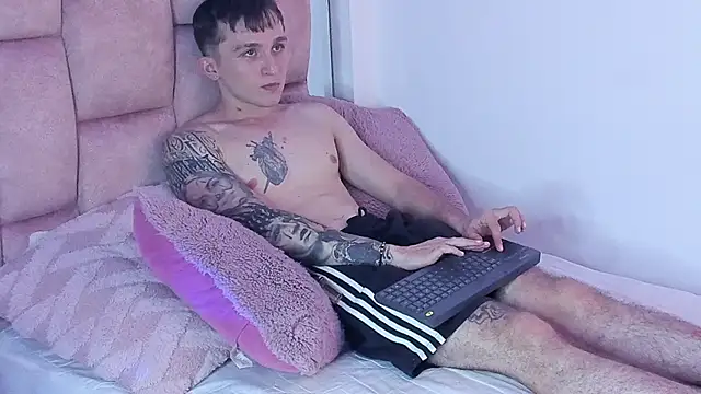 Dylanwhite23  online show from March 6, 2025, 2:30 am