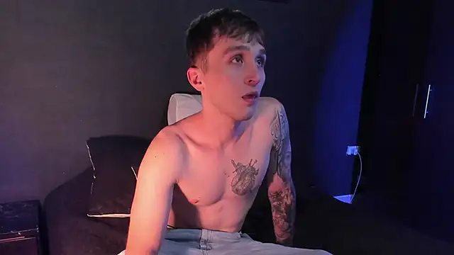 Dylanwhite23  online show from September 14, 2025, 9:04 pm