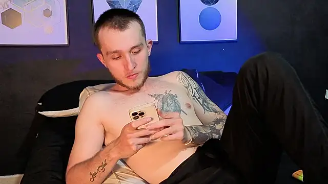 Dylanwhite23  online show from March 13, 2026, 3:22 am