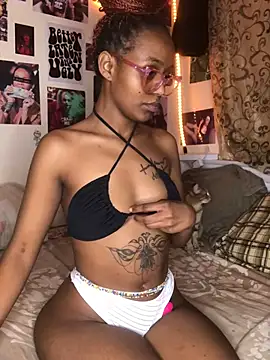 Snapshot of naughtybitches5 chatting on January 11, 2025, 7:16 pm naughtybitches5 online show from January 11, 2025, 7:16 pm