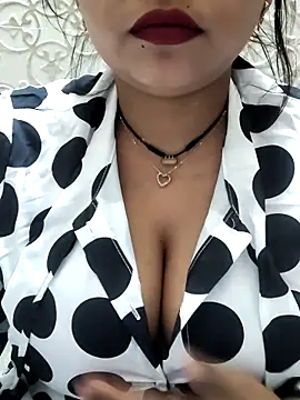 Snapshot of Indian-Nazia chatting on March 5, 2026, 7:05 am Indian-Nazia online show from March 5, 2026, 7:05 am