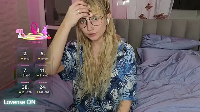 GoodGirl0024 online show from February 24, 2025, 7:52 pm