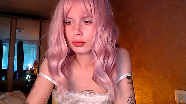 Vienaxtexasxparis online show from June 30, 2026, 5:35 pm
