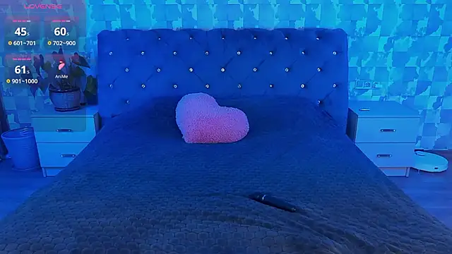 Snapshot of SuzannaWild chatting on February 8, 2026, 10:02 am SuzannaWild online show from February 8, 2026, 10:02 am