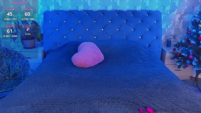 Snapshot of SuzannaWild chatting on December 23, 2025, 7:29 am SuzannaWild online show from December 23, 2025, 7:29 am