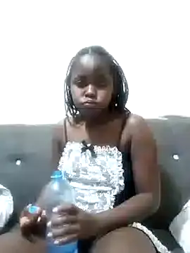 Sweetcecie01 online show from October 9, 2025, 8:53 pm