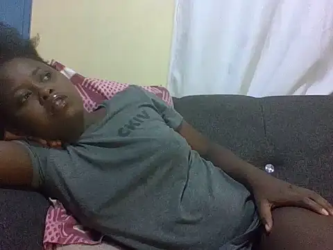 Sweetcecie01 online show from March 28, 2026, 8:43 pm