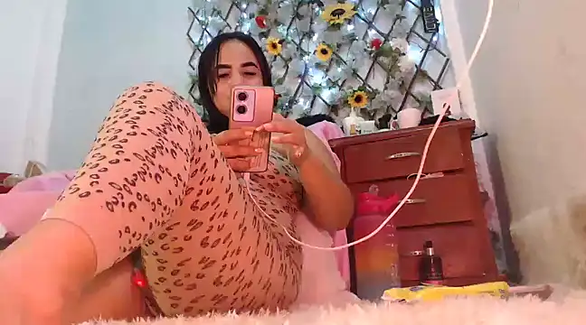 Snapshot of alinsonhot29 chatting on January 23, 2025, 5:02 am alinsonhot29 online show from January 23, 2025, 5:02 am