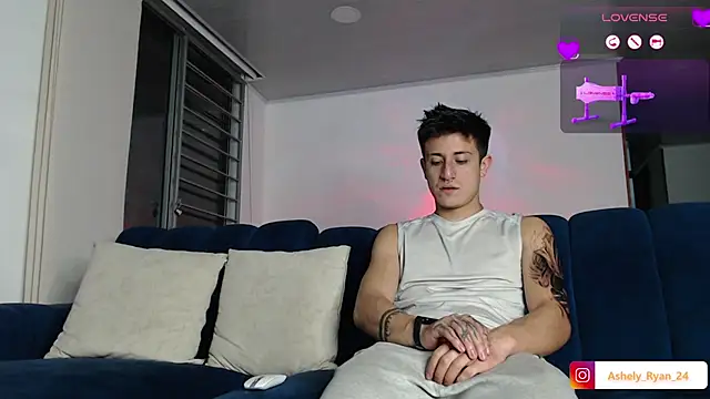 Snapshot of ashely_ryan24 chatting on September 12, 2025, 12:33 am ashely ryan24 online show from September 12, 2025, 12:33 am