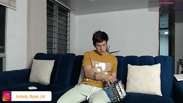Snapshot of ashely_ryan24 chatting on February 11, 2025, 11:33 pm ashely ryan24 online show from February 11, 2025, 11:33 pm