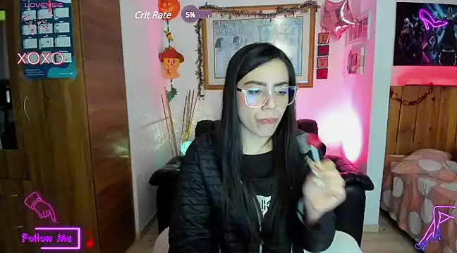 Snapshot of LauGrayJ chatting on February 24, 2025, 3:44 am LauGrayJ online show from February 24, 2025, 3:44 am