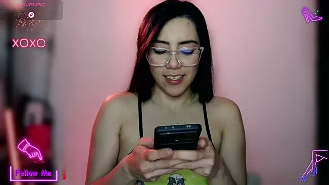 LauGrayJ online show from December 2, 2025, 6:48 am