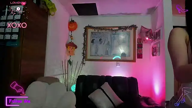 Snapshot of LauGrayJ chatting on March 18, 2025, 3:23 am LauGrayJ online show from March 18, 2025, 3:23 am
