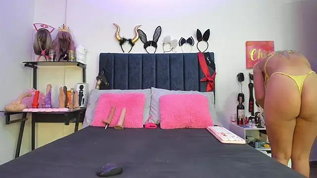 Snapshot of emmily_giraldo chatting on October 6, 2025, 12:28 pm emmily giraldo online show from October 6, 2025, 12:28 pm