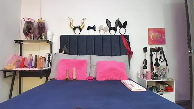 Snapshot of emmily_giraldo chatting on December 16, 2025, 1:04 pm emmily giraldo online show from December 16, 2025, 1:04 pm