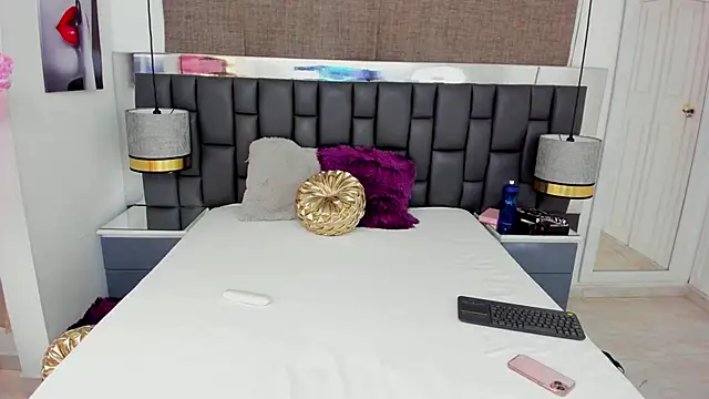 Snapshot of _cat_18 chatting on February 13, 2025, 1:59 pm cat 18 online show from February 13, 2025, 1:59 pm