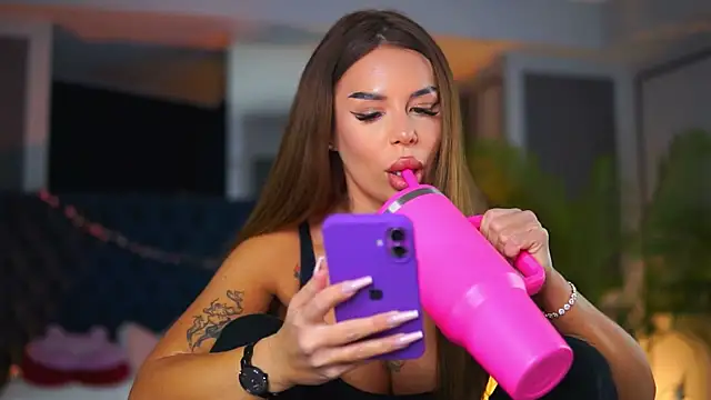 MissKiarra online show from January 18, 2026, 5:55 am