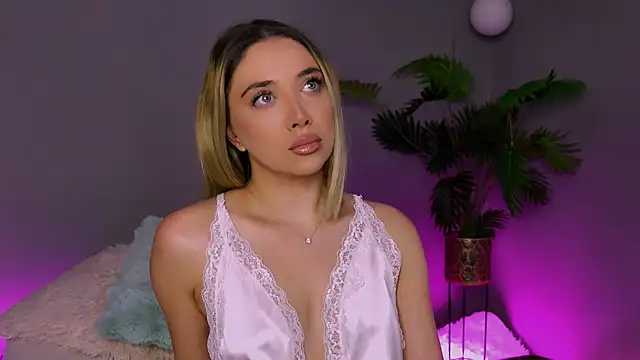 Jessielle online show from April 17, 2026, 3:09 am