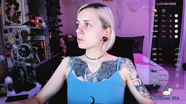 NaniMoore online show from October 21, 2025, 9:41 am