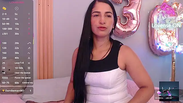 Snapshot of Thayssa_ross chatting on April 30, 2026, 2:57 pm Thayssa ross online show from April 30, 2026, 2:57 pm