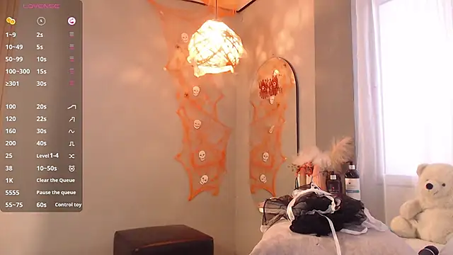 Thayssa ross online show from October 21, 2025, 2:49 pm