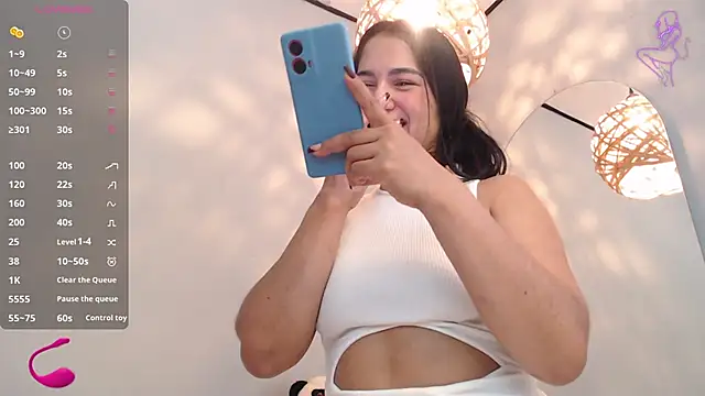 Thayssa ross online show from November 22, 2025, 8:18 pm