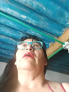 Snapshot of clarita_01 chatting on February 4, 2026, 1:06 pm clarita 01 online show from February 4, 2026, 1:06 pm