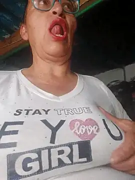 Snapshot of clarita_01 chatting on February 2, 2026, 12:59 pm clarita 01 online show from February 2, 2026, 12:59 pm