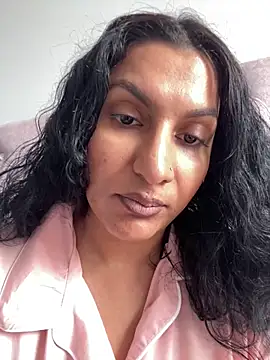 Indianbutter11 online show from September 17, 2025, 7:21 am