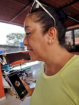 Snapshot of amaranta_c chatting on November 17, 2025, 3:49 pm amaranta c online show from November 17, 2025, 3:49 pm