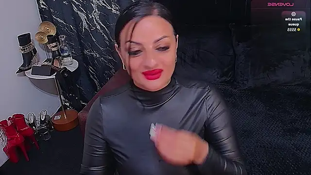 VixenSelena online show from May 16, 2026, 4:55 am