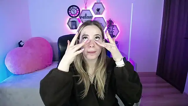 SabrinViolet online show from February 11, 2026, 9:09 am