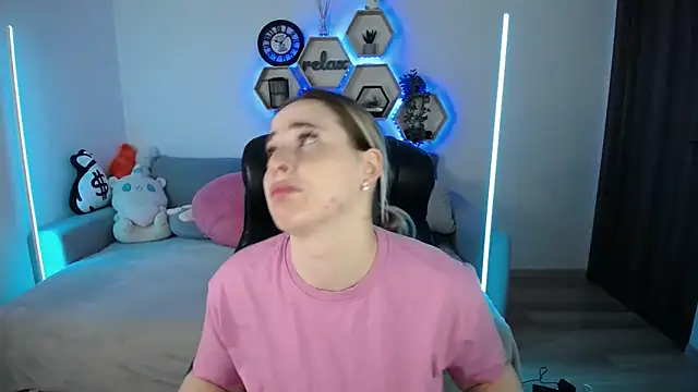 SabrinViolet online show from October 17, 2025, 8:06 am