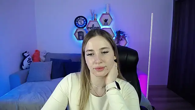 SabrinViolet online show from March 30, 2026, 8:05 am