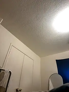 prettlovely14 online show from November 16, 2025, 4:39 am