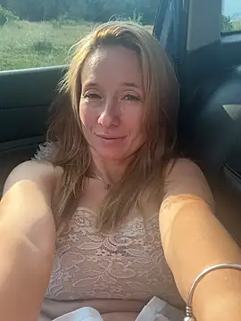 Snapshot of AnneHove chatting on July 18, 2026, 4:15 pm AnneHove online show from July 18, 2026, 4:15 pm