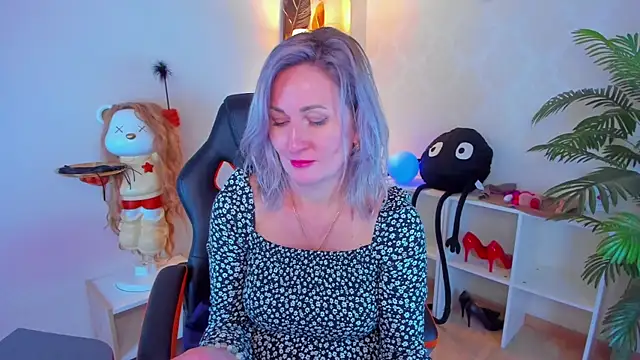 AriFleow online show from October 10, 2025, 11:55 am