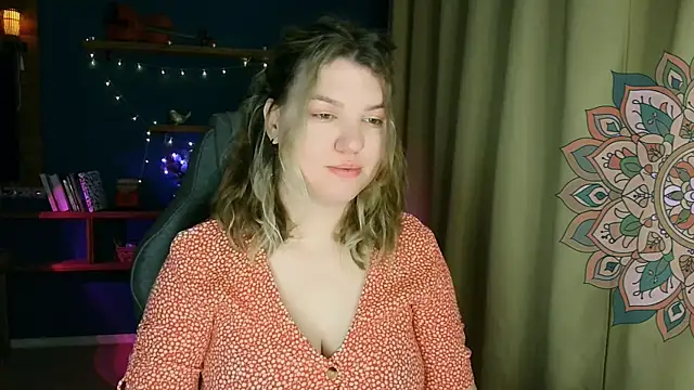 Snapshot of VioletteWay chatting on October 22, 2025, 6:35 am VioletteWay online show from October 22, 2025, 6:35 am