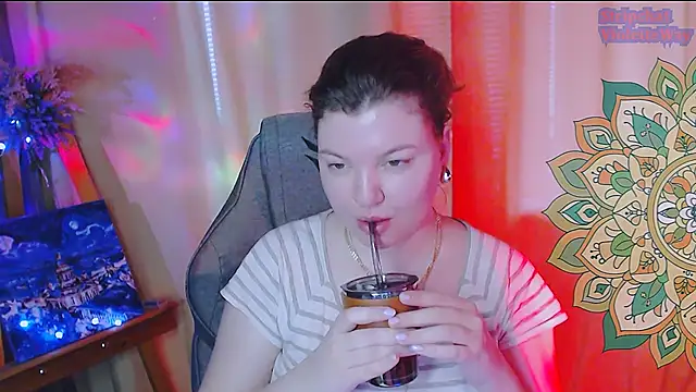 Snapshot of VioletteWay chatting on March 20, 2025, 7:47 am VioletteWay online show from March 20, 2025, 7:47 am