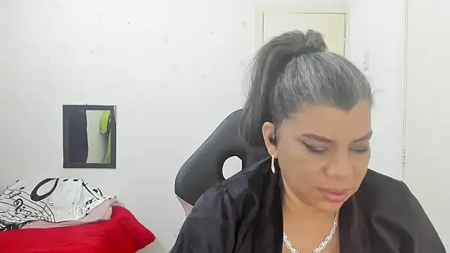 vikyadams online show from October 8, 2025, 3:02 pm