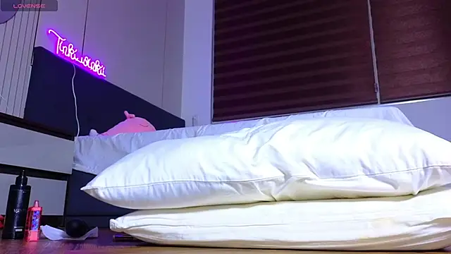 Snapshot of tinki_winkii chatting on March 8, 2025, 5:22 pm tinki winkii online show from March 8, 2025, 5:22 pm