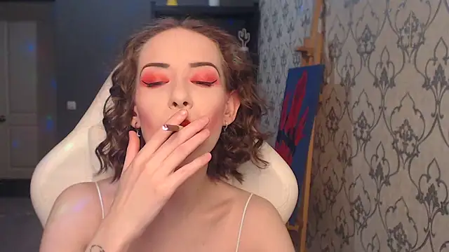 Snapshot of FascinatingEyess chatting on June 18, 2026, 8:14 pm FascinatingEyess online show from June 18, 2026, 8:14 pm